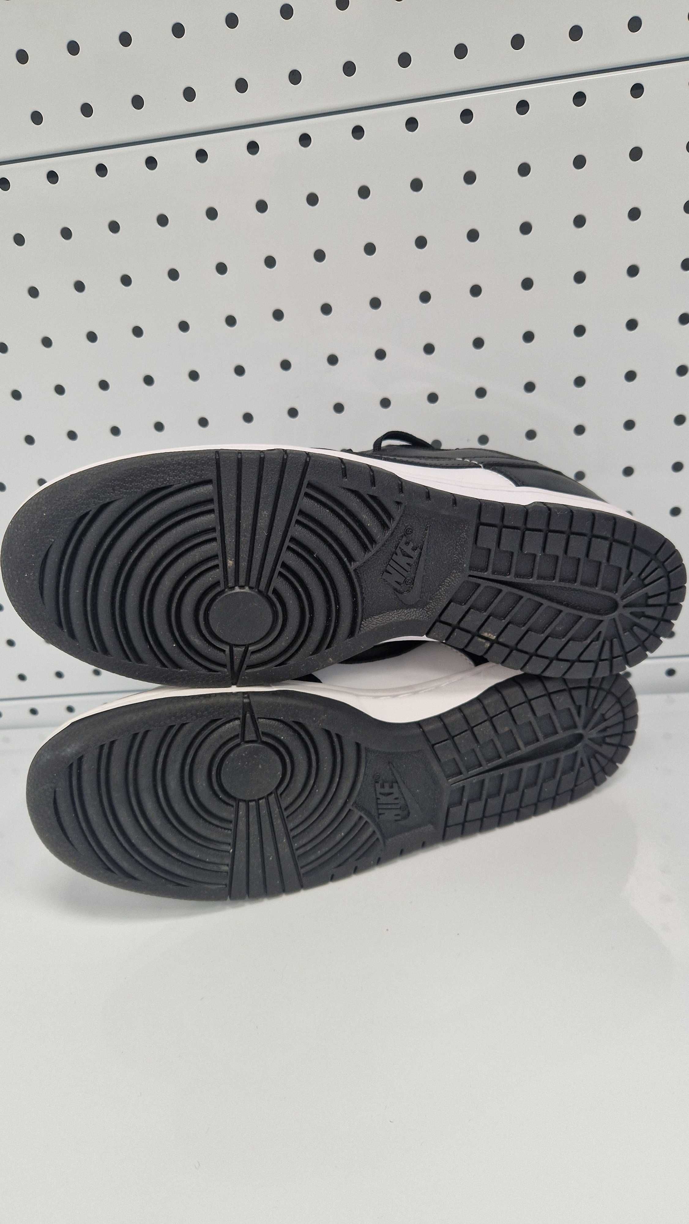 Оригинални мъжки маратонки- Nike Low Panda