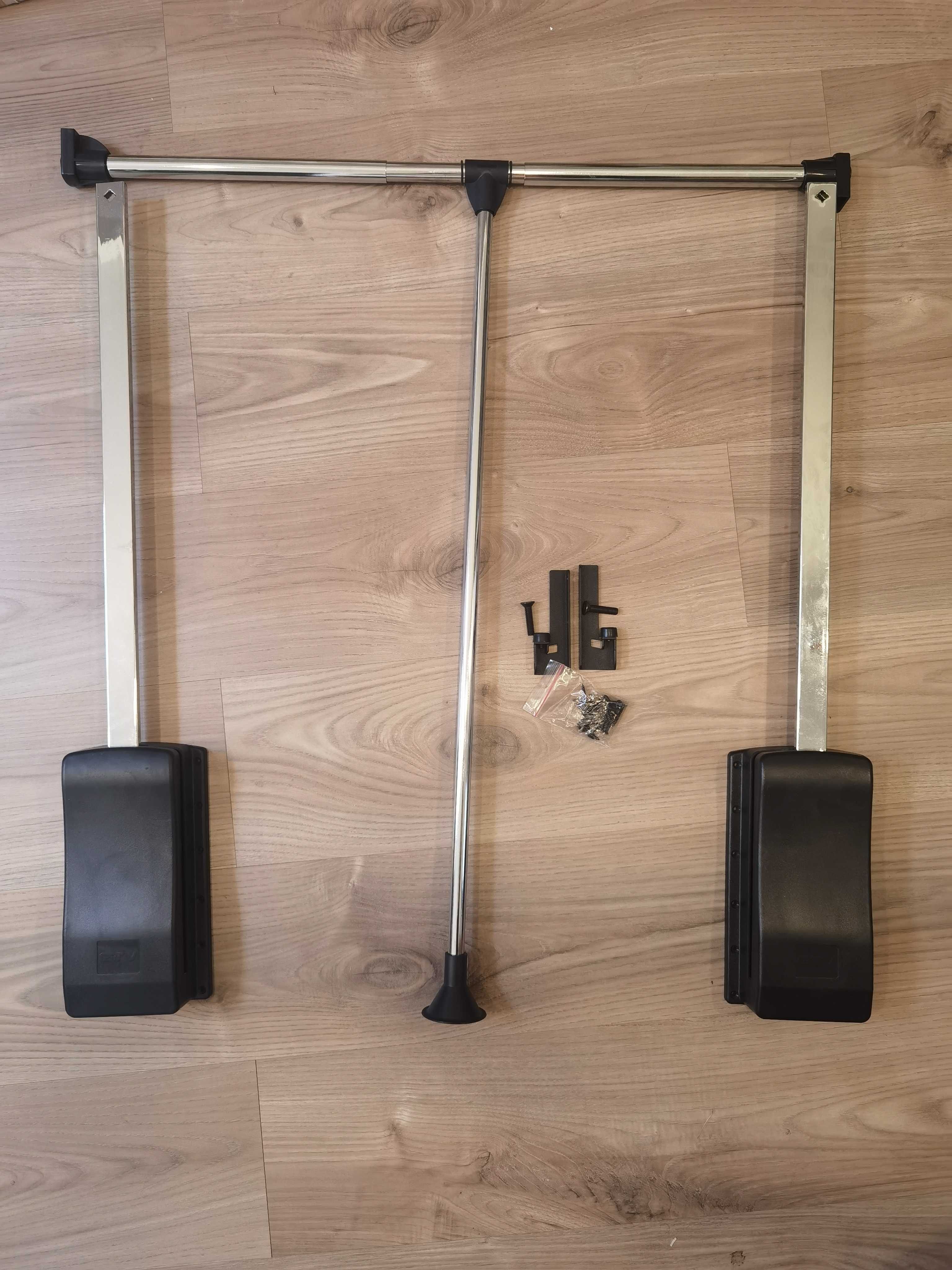 Lift (Bară mobilă) pentru umerașe GTV 80-130 cm