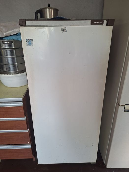 Холодилник сотилади