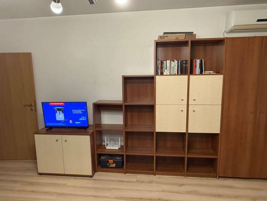 Офис секция от плътно и здраво дърво