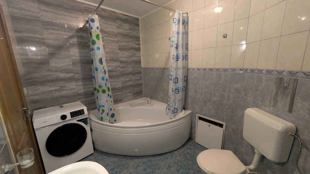 Inchiriez apartament 2 camere Reghin Bdul Unirii 57