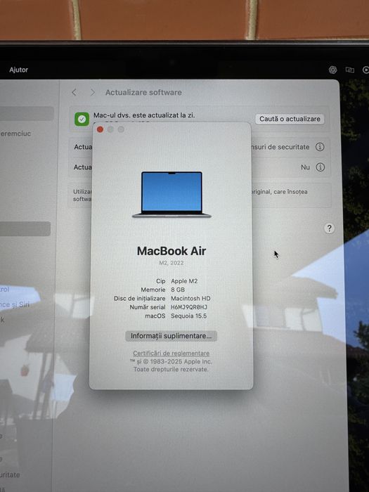 MacBook Air M2 (model 2022), 8gb ram, 256 gb ssd, space grey