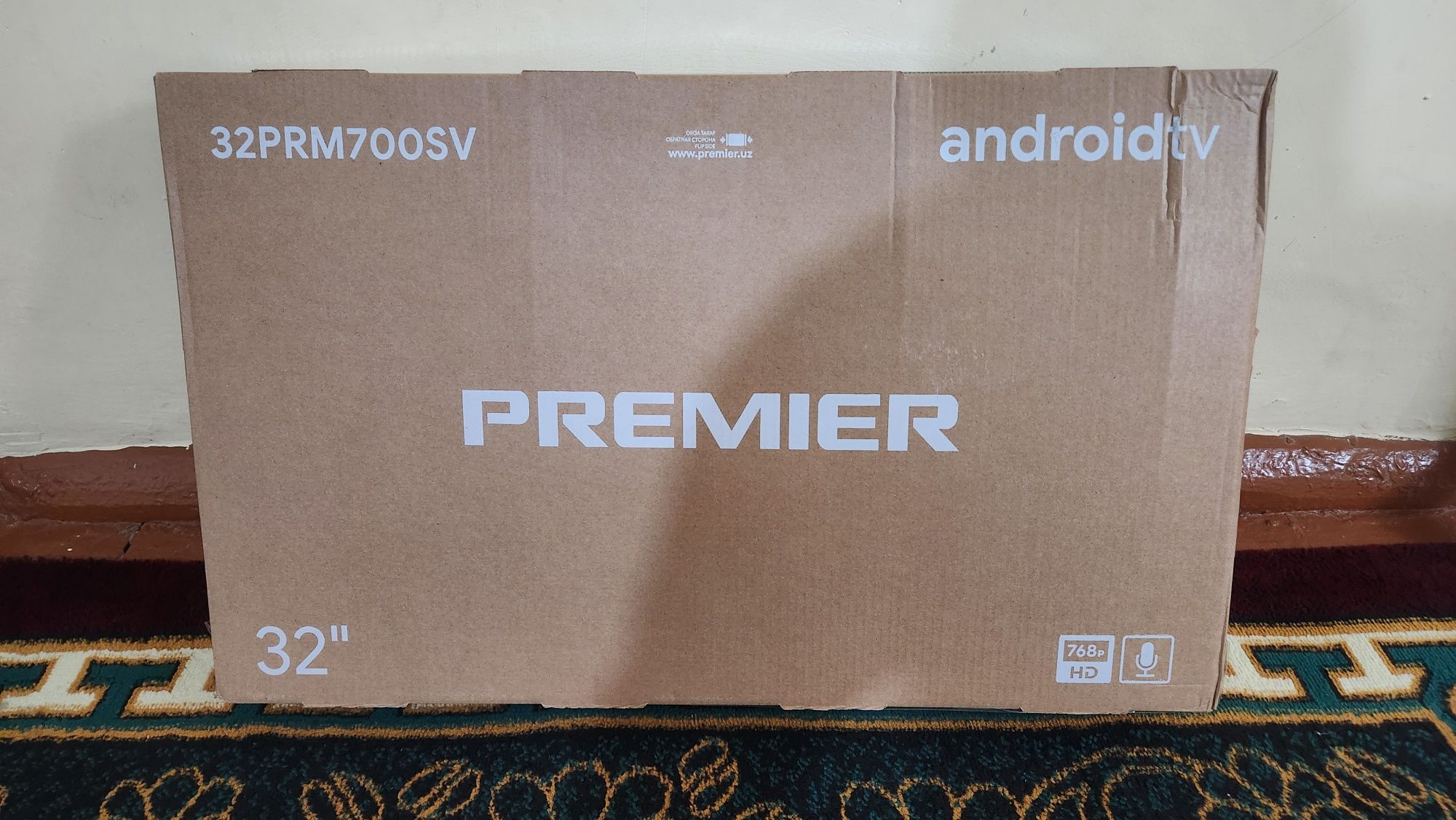 Android TV  premier sotiladi. Smart telefonga ulanadi.