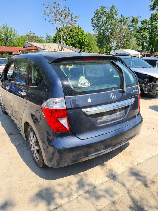 Продавам хонда ФРВ,1.7 Бензин,НА ЧАСТИ