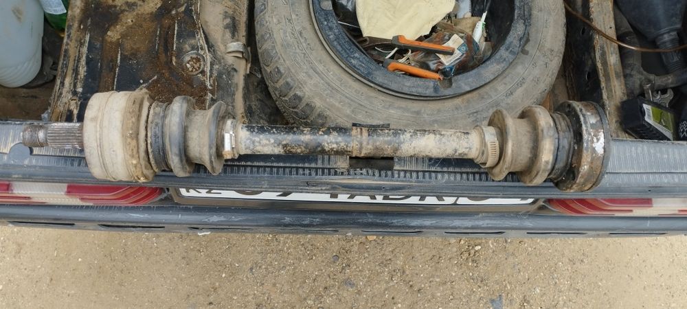 Продам привод на мерс 190