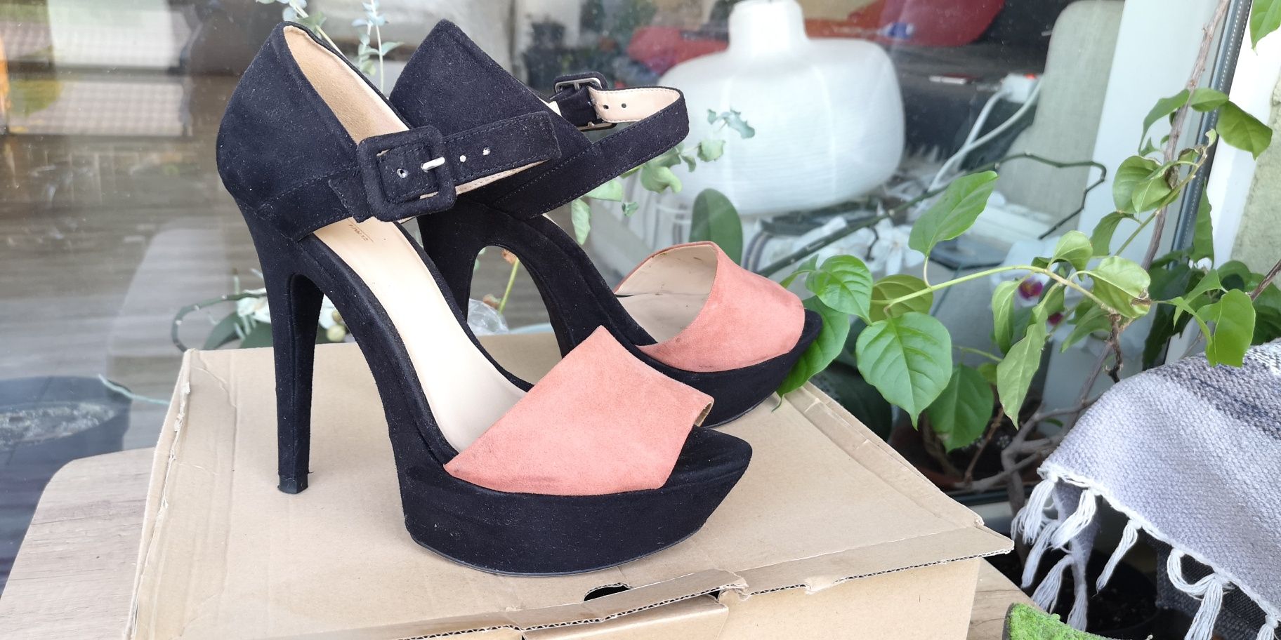 Sandale platforma si toc stiletto 7cm,roz pudra si negruZara