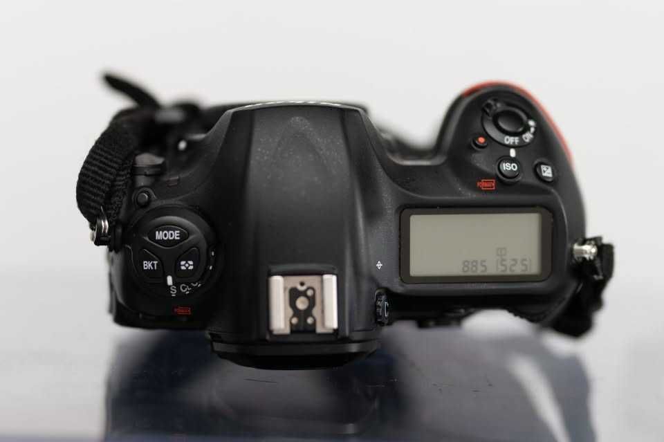Nikon D5 200k cadre, impecabil