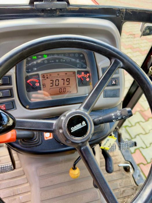 Tractor pentru vie viticol Case JX1070 V an 2007 4x4 72 CP 3.080 ore