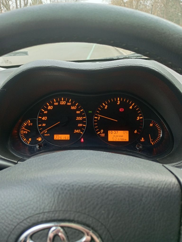Тойота Авенсис 2.2 D4D FACELIFT