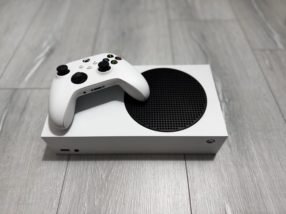 Xbox Series S impecabil + 1 controller original