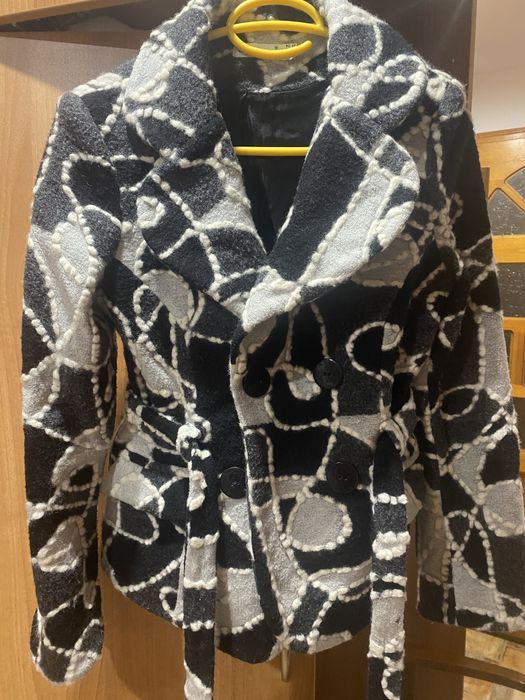 Носено няколко пъти.Без забележки.