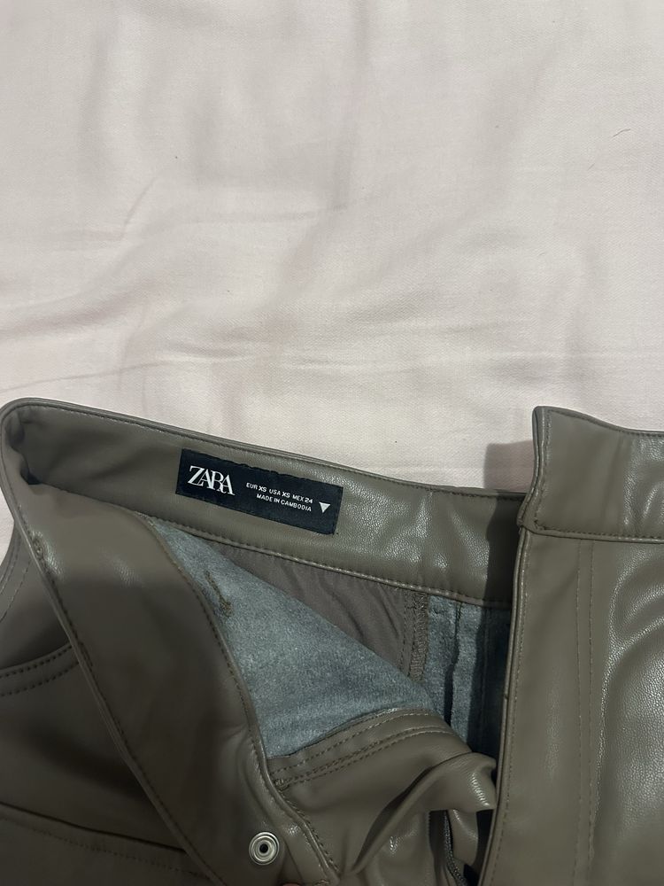 Пола панталон Zara