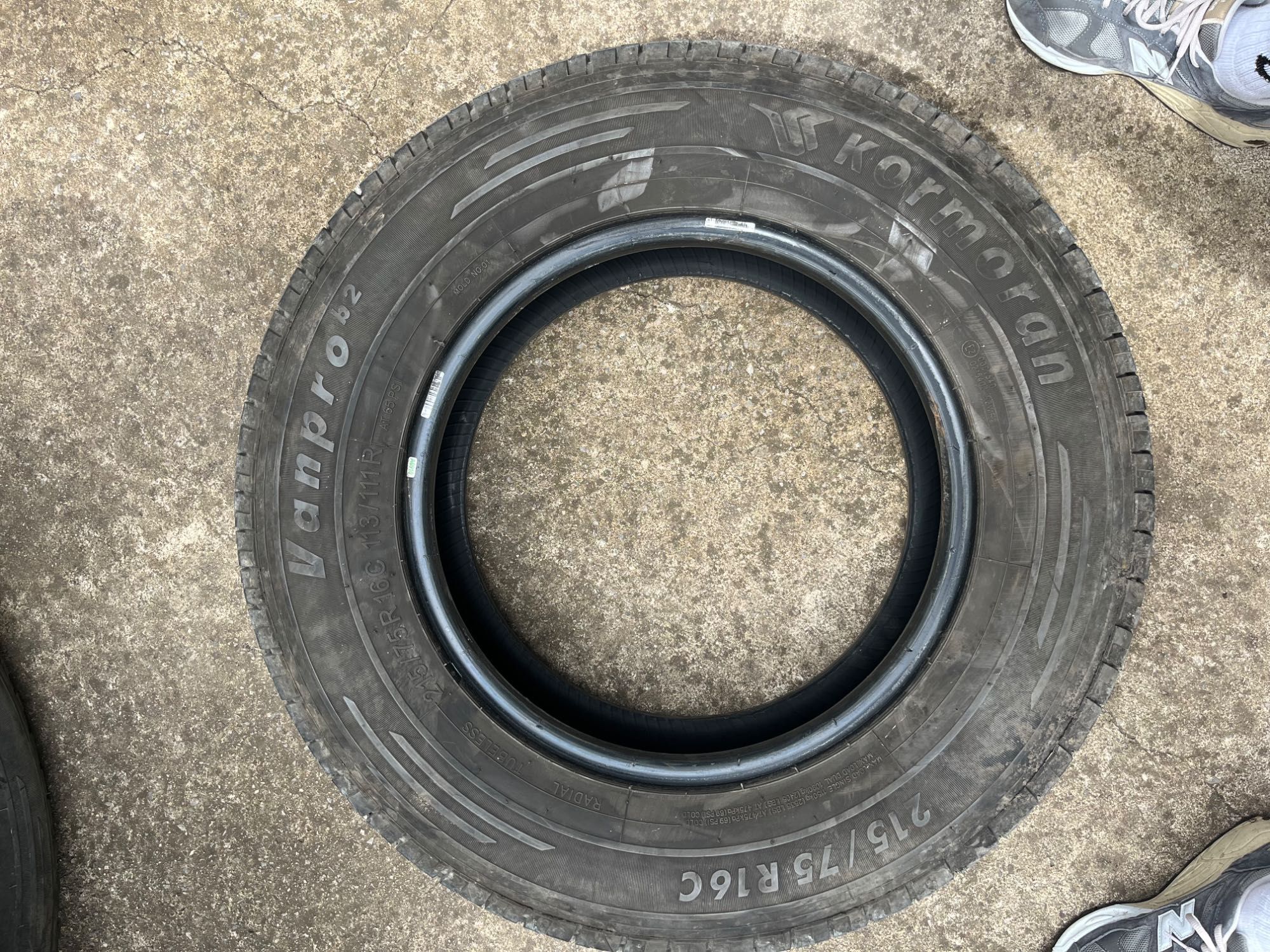 две гуми от кемпер Kormoran Vanpro b2 215/75 R16 C  allseason