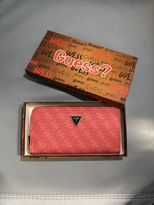Portofele Guess