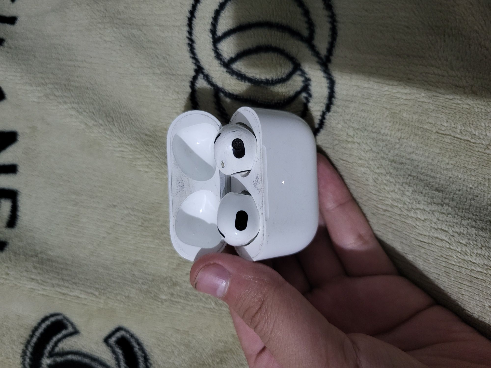 Продам Airpods 3