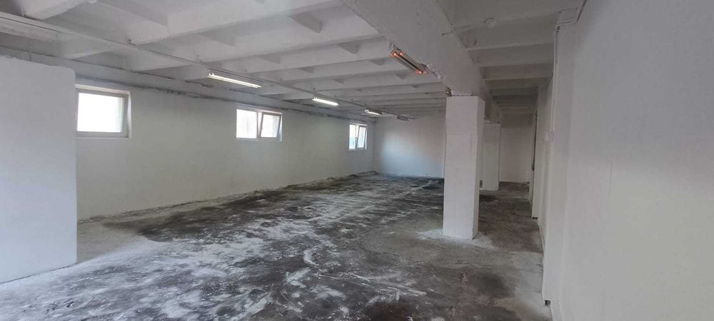 Dau în chirie spațiu + birou, total 130 mp pe sos. Borsului