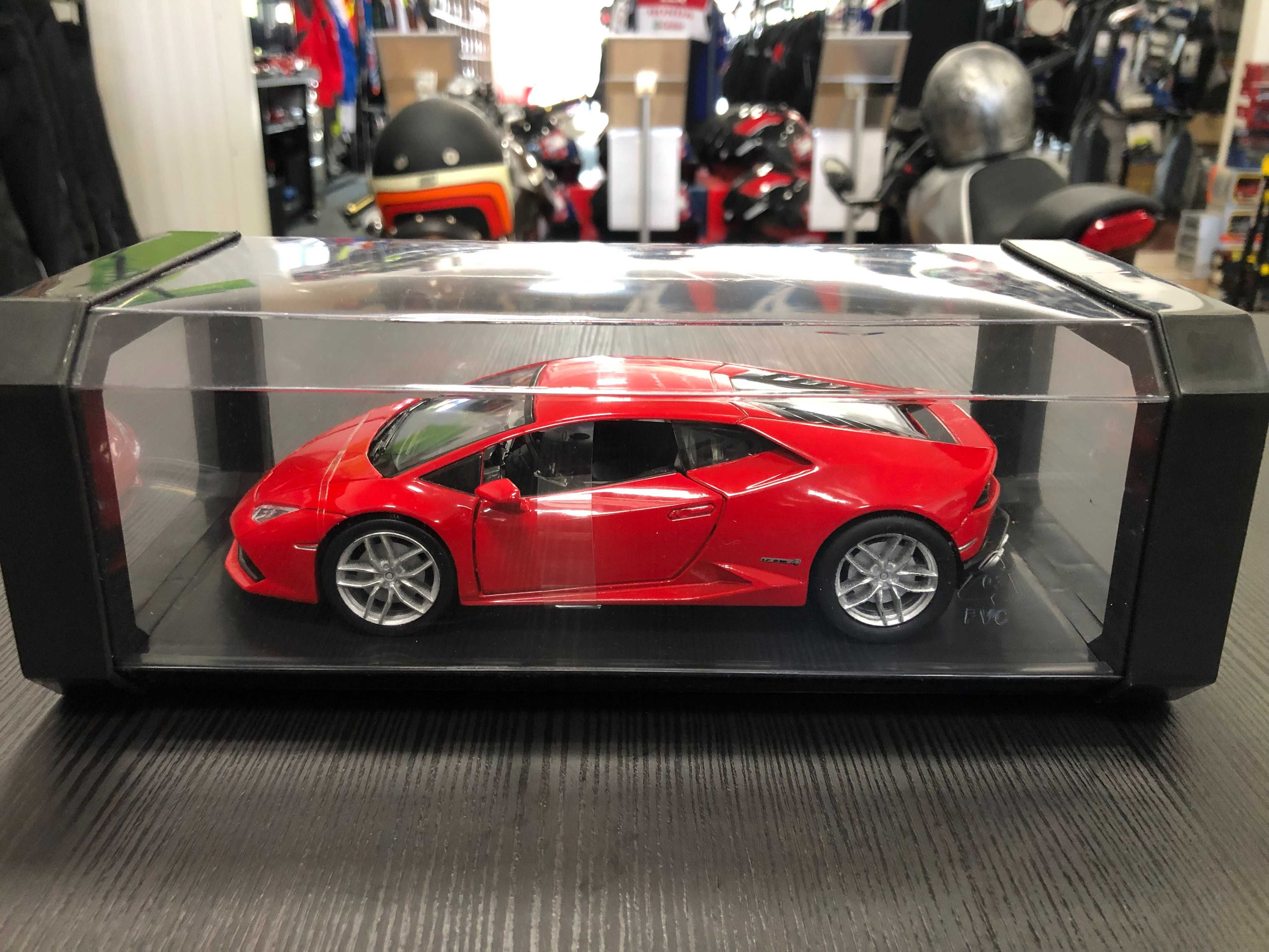 Рядък модел метална колекционерска количка LAMBORGHINI HURACAN 1:24