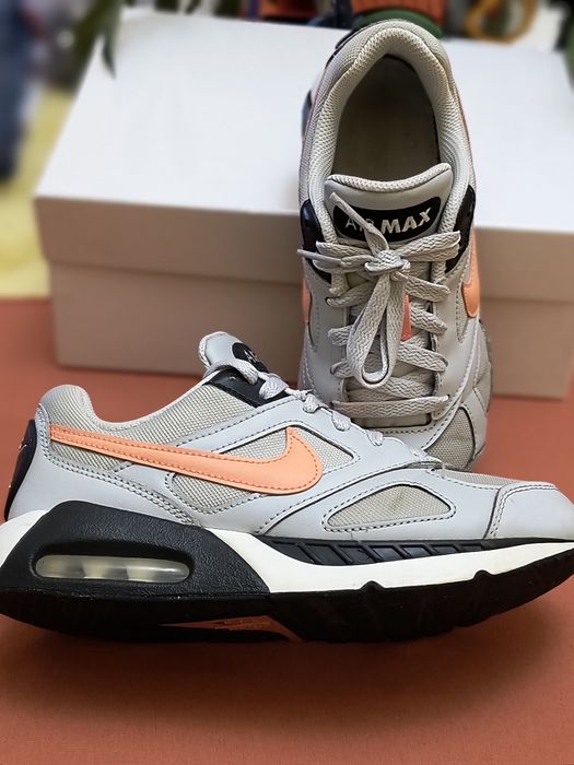 Оригинални маратонки Nike air max Uk 4,5/ 37