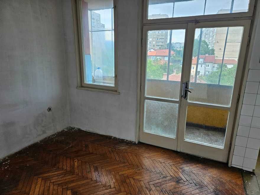 Продава се Тристаен апартамент в Габрово, Център - 85 кв.м за 565 €/кв.м - Снимка #14