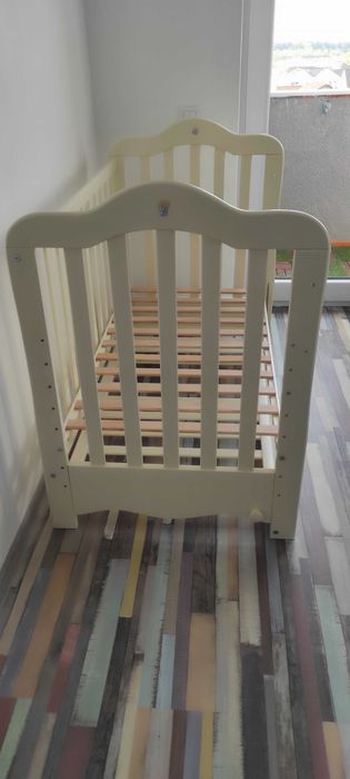 Pătuț copil din lemn
