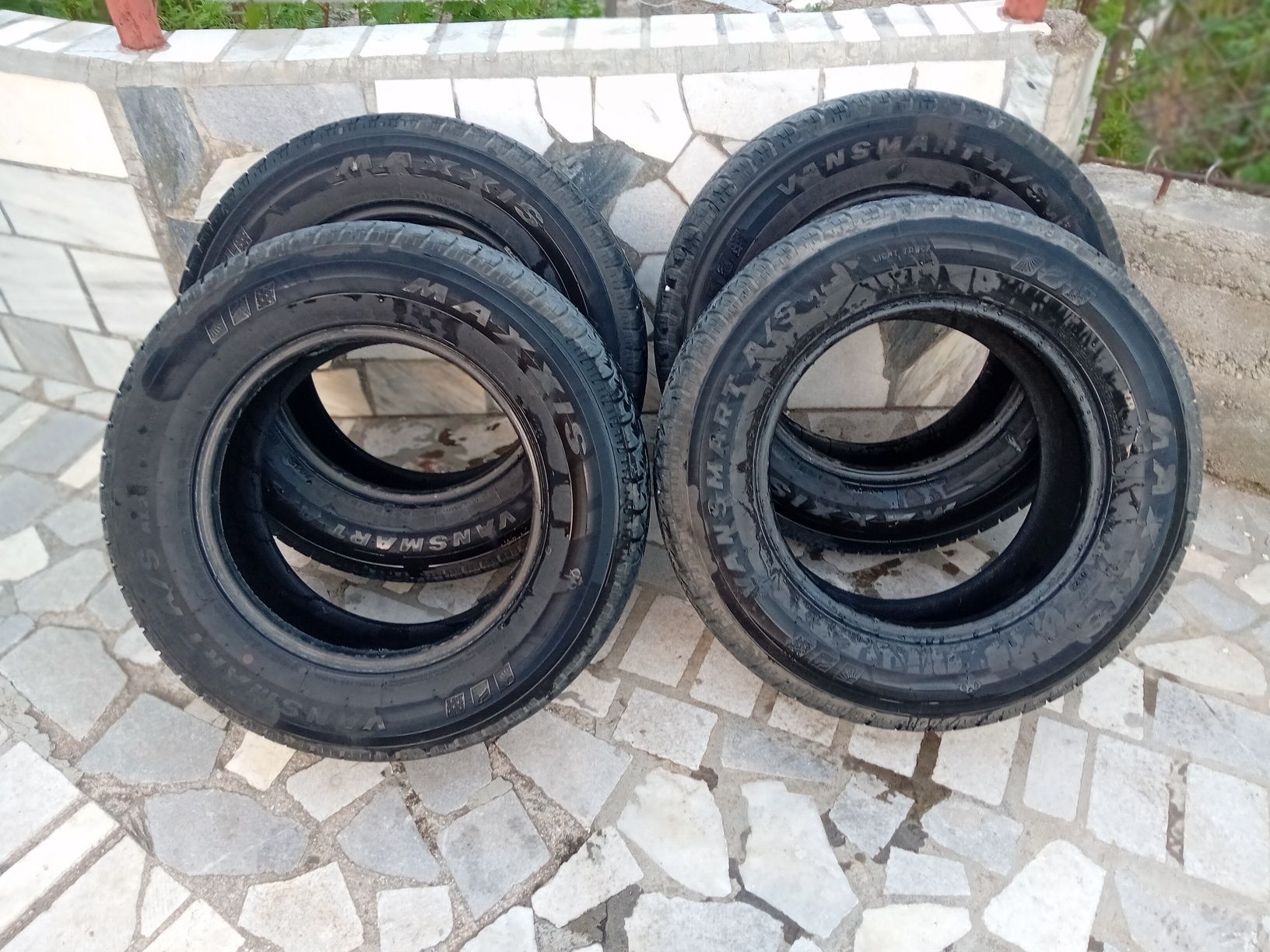 Продавам гуми за кола