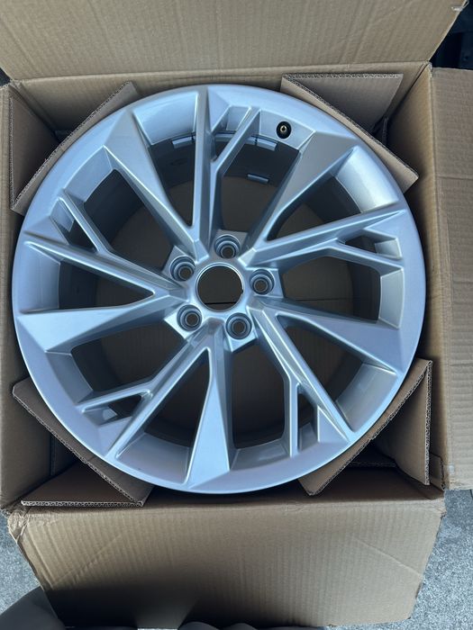 Audi A5 20-23г Оригинална Джанта 18”  !ТОП!