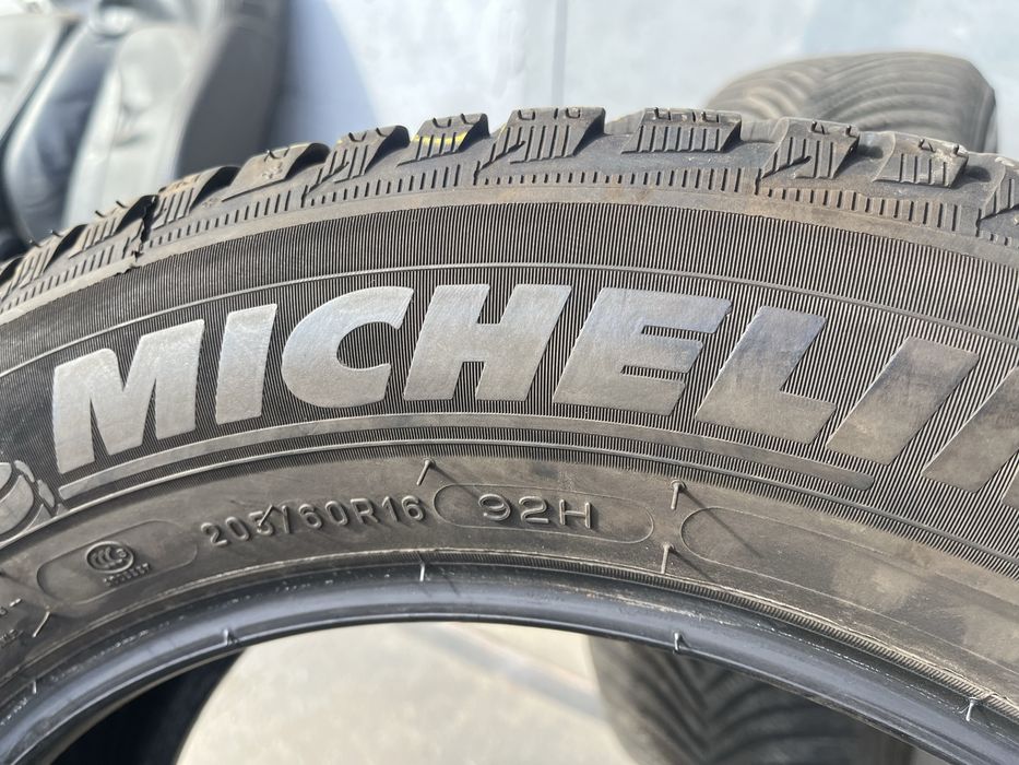 2 бр. зимни гуми 205/60/16 Michelin AO 6/7 mm DOT 0718