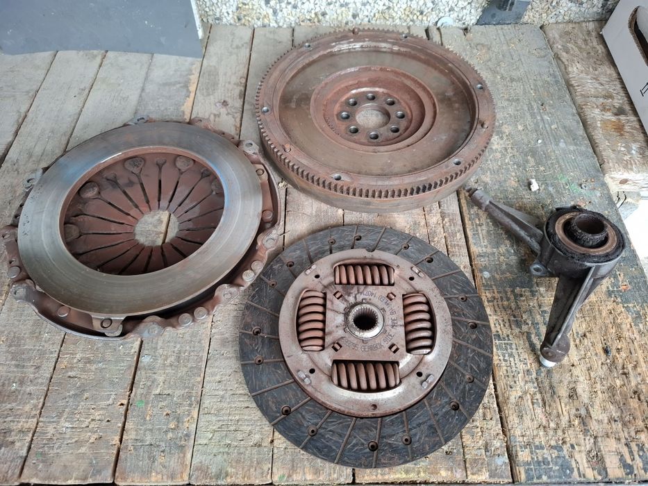 Комплект съединител с твърд маховик VW Transporter T4 2,5 TDI