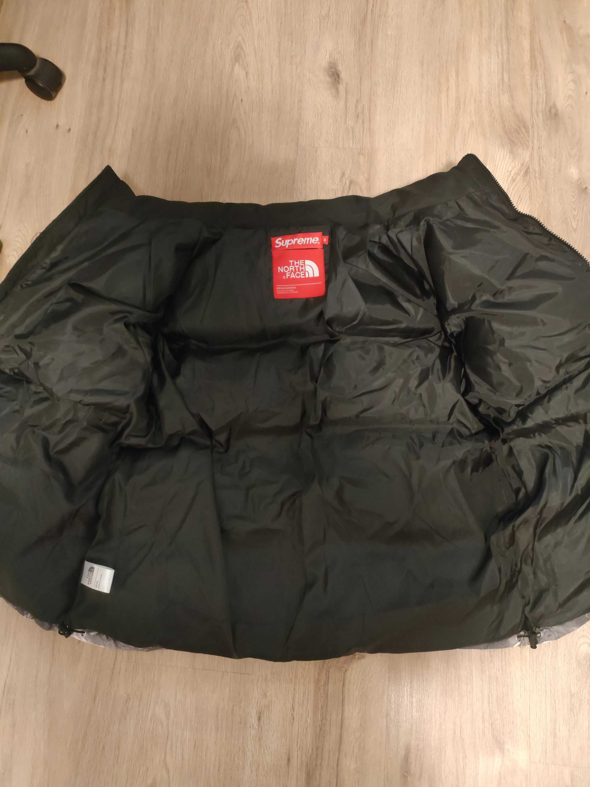 Geaca North Face x Supreme masura M AVEM STOC