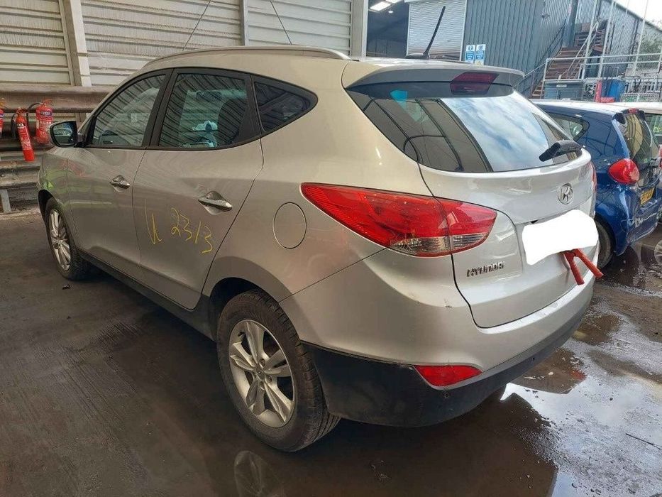 Bascula stanga Hyundai ix35 2011 SUV 1.7 DOHC