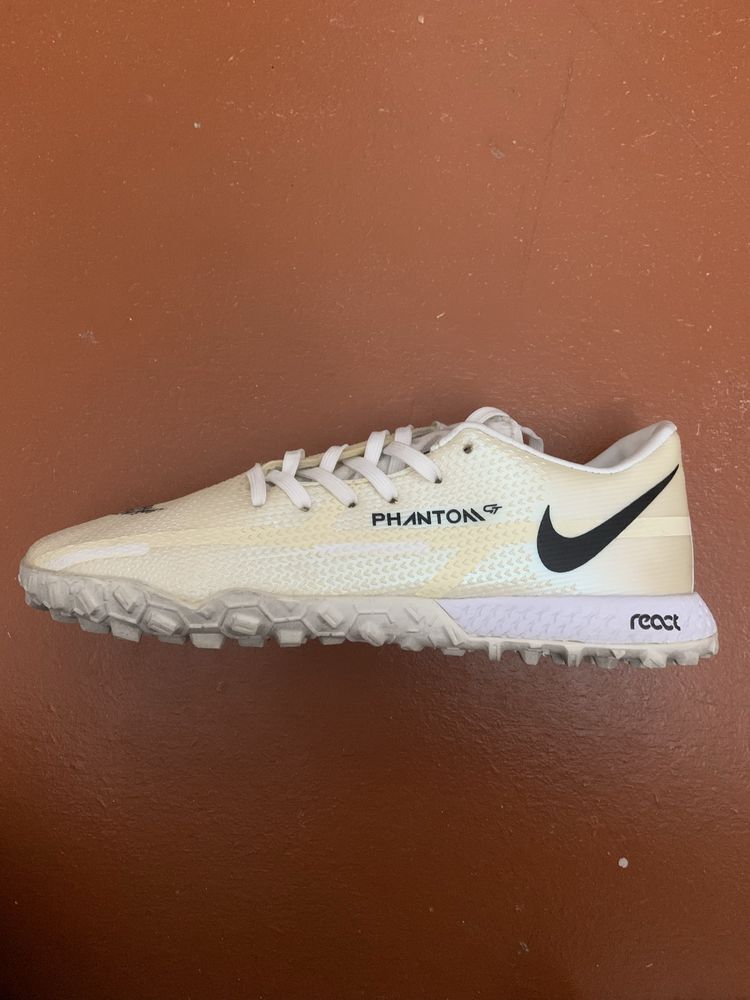 Бутсы сороконожки Nike phantom gt  39 размер