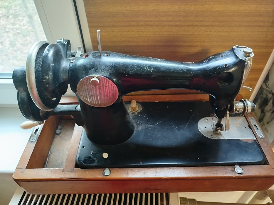 Швейная машина бу