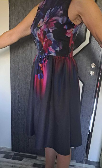 Официална рокля с подплата