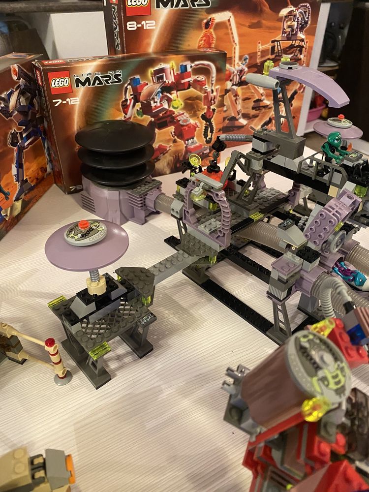 Lego life on Mars set