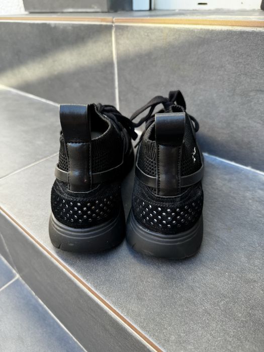 Adidasi Balmain numarul 38