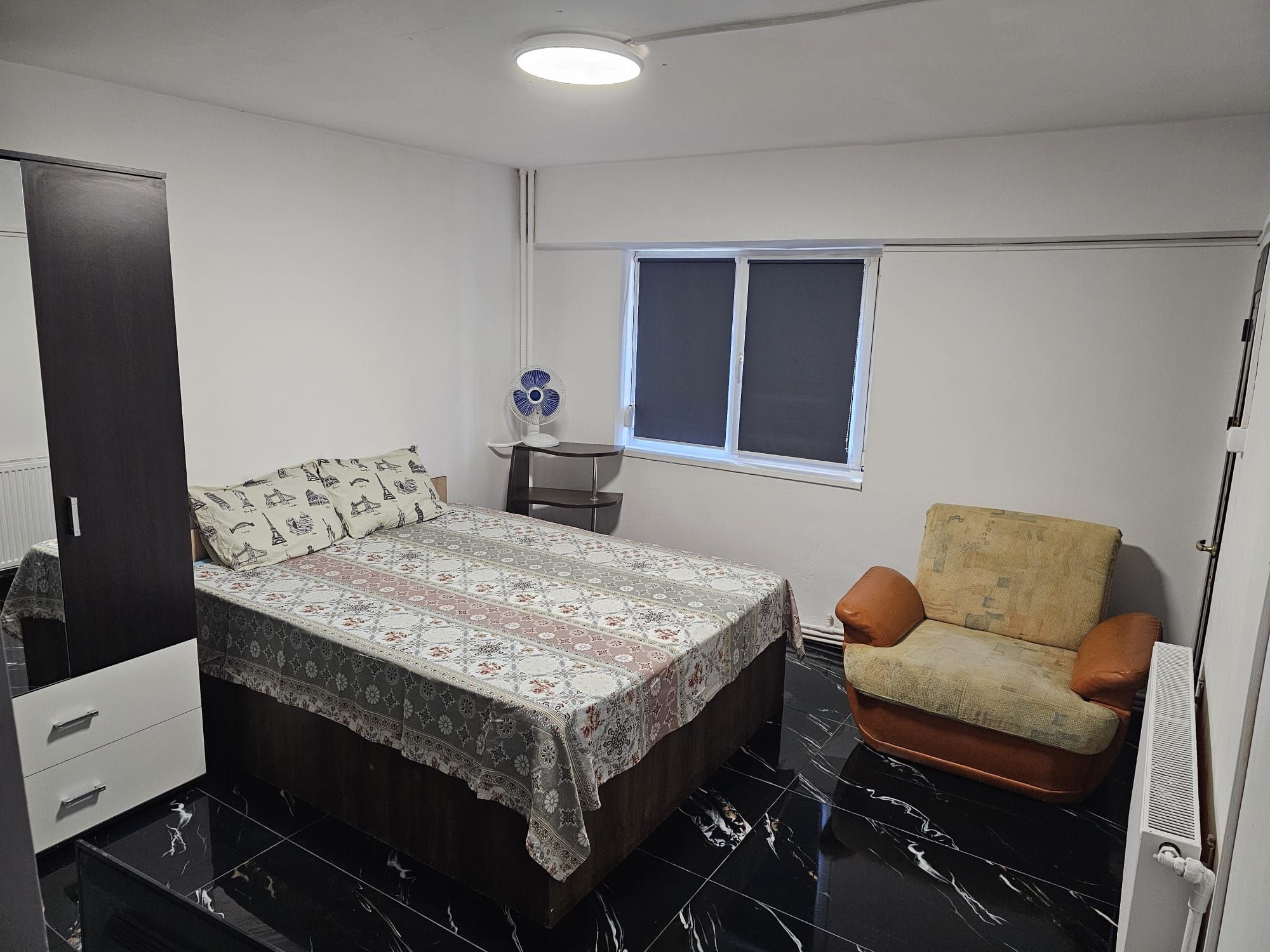 Regim hotelier în Buzău-garsonieră!Liberă!