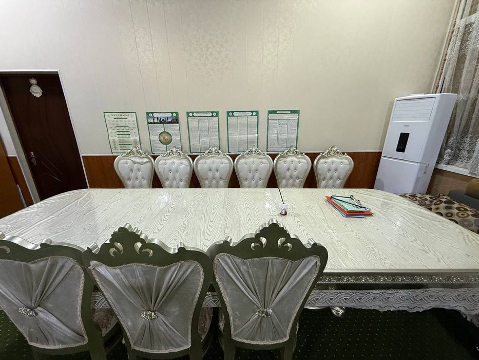 Стол стул сотилади. Холати аьло даражада Буюртма бн ясатганмиз.