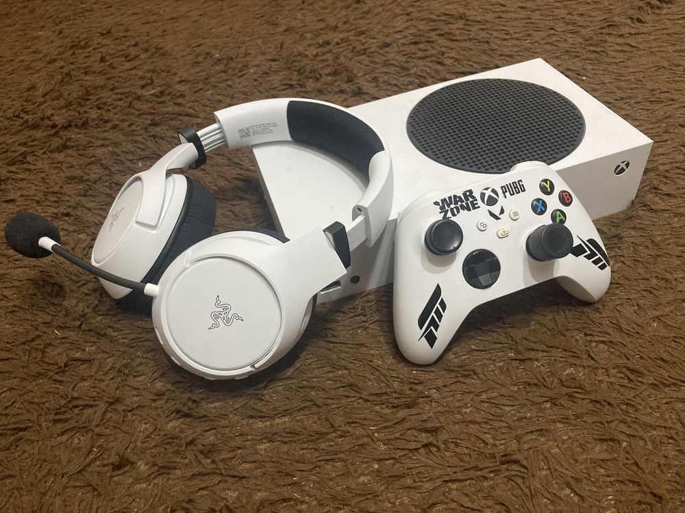 Продается Xbox series S + доп память