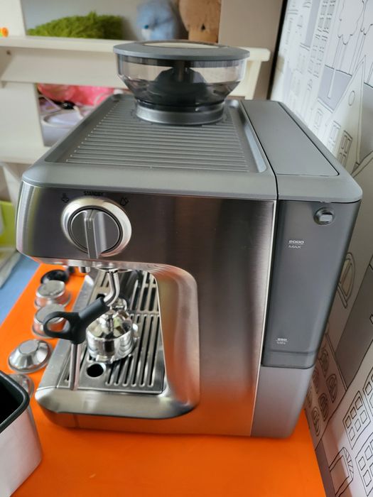 Еспресо машина SAGE Barista Express Кафемашина с кафемелачка