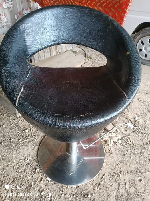 Продаётся кресло и помощник