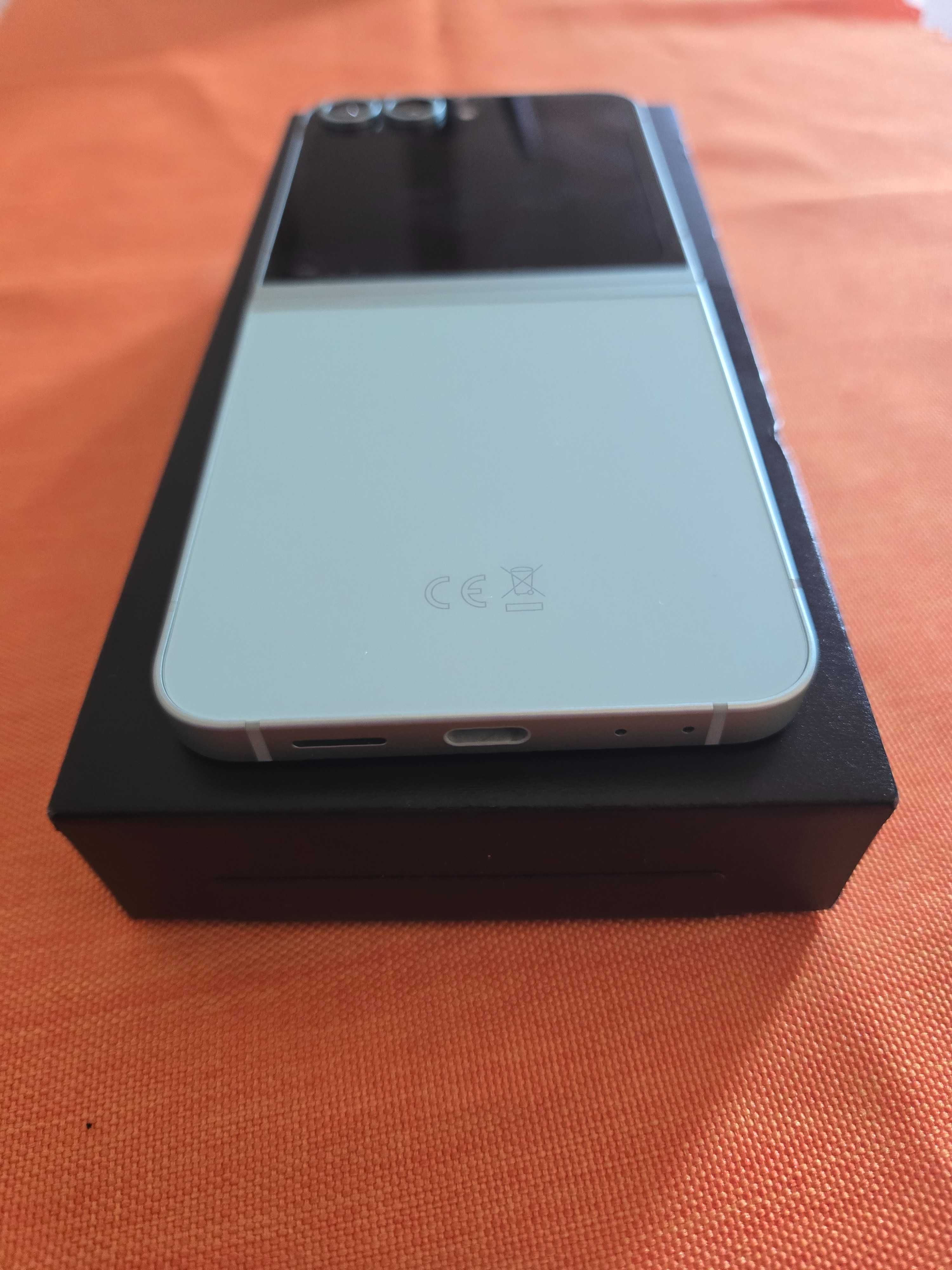 Samsung Galaxy Z Flip 6 256GB Mint с Гаранция