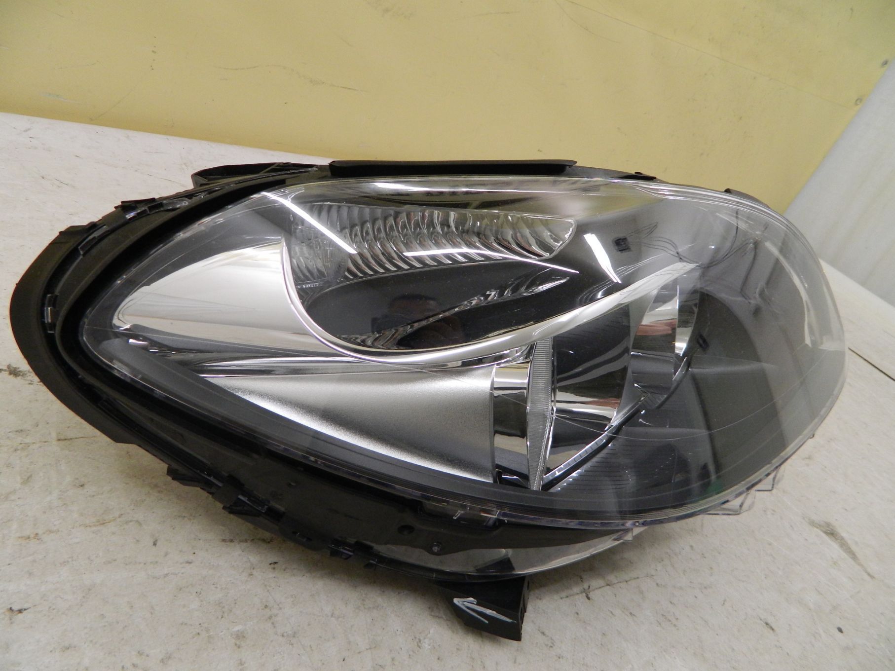 Far dreapta Halogen Mercedes B-Class w246, 2011, 2012, 2013, 2014, cod origine A2468200261.