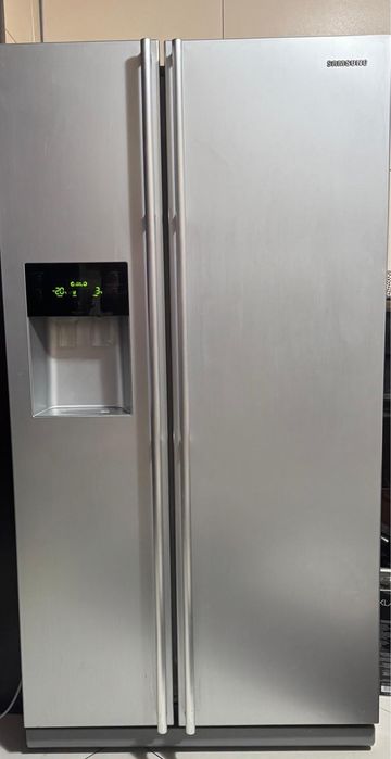 Frigider side by side Samsung