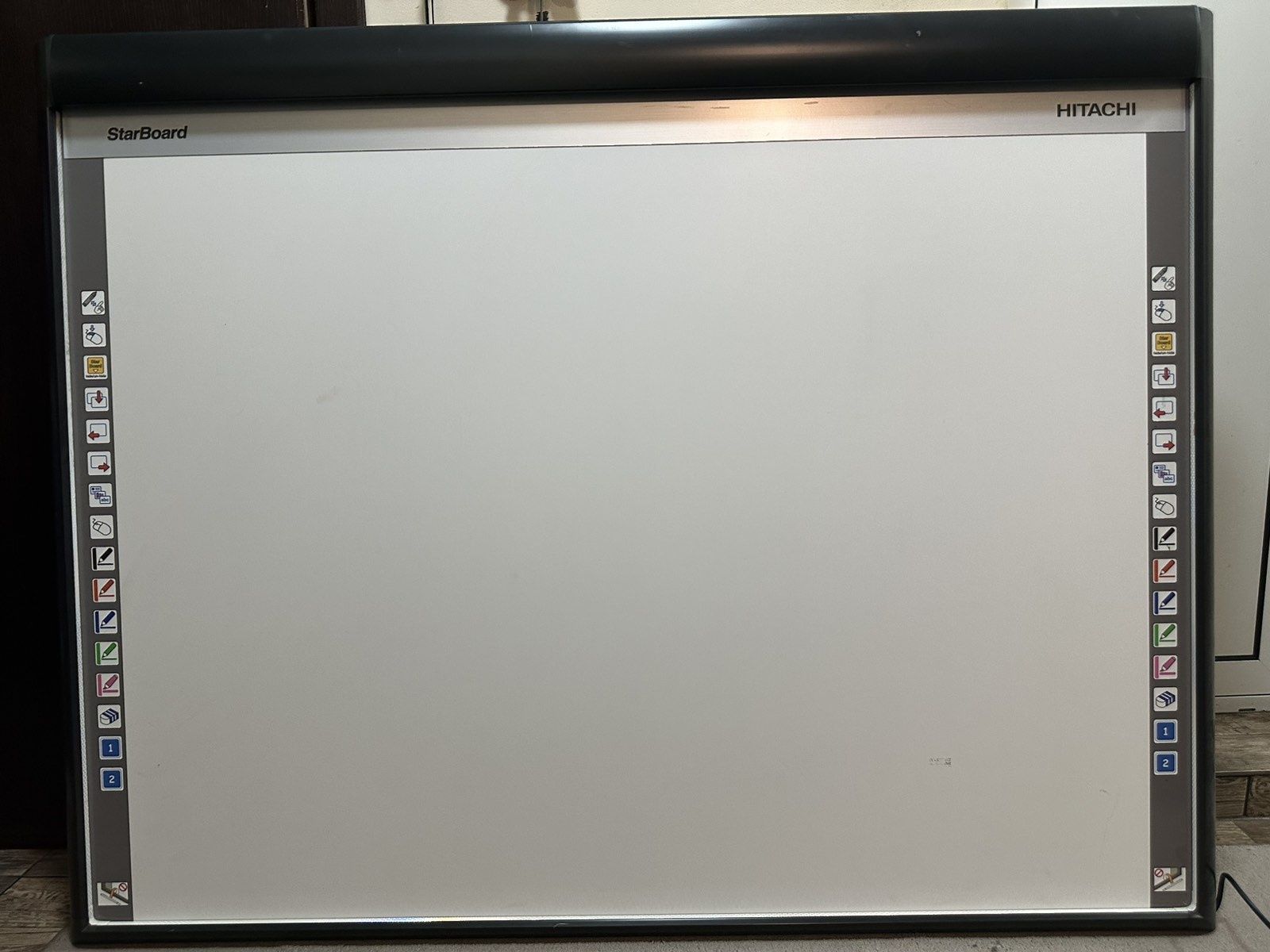 Интерактивна дъска HITACHI Made in Japan