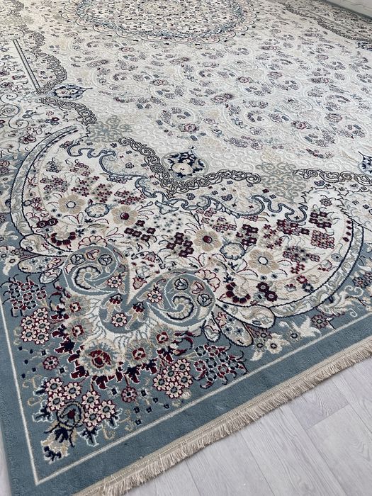 Продам Ковер 400/700