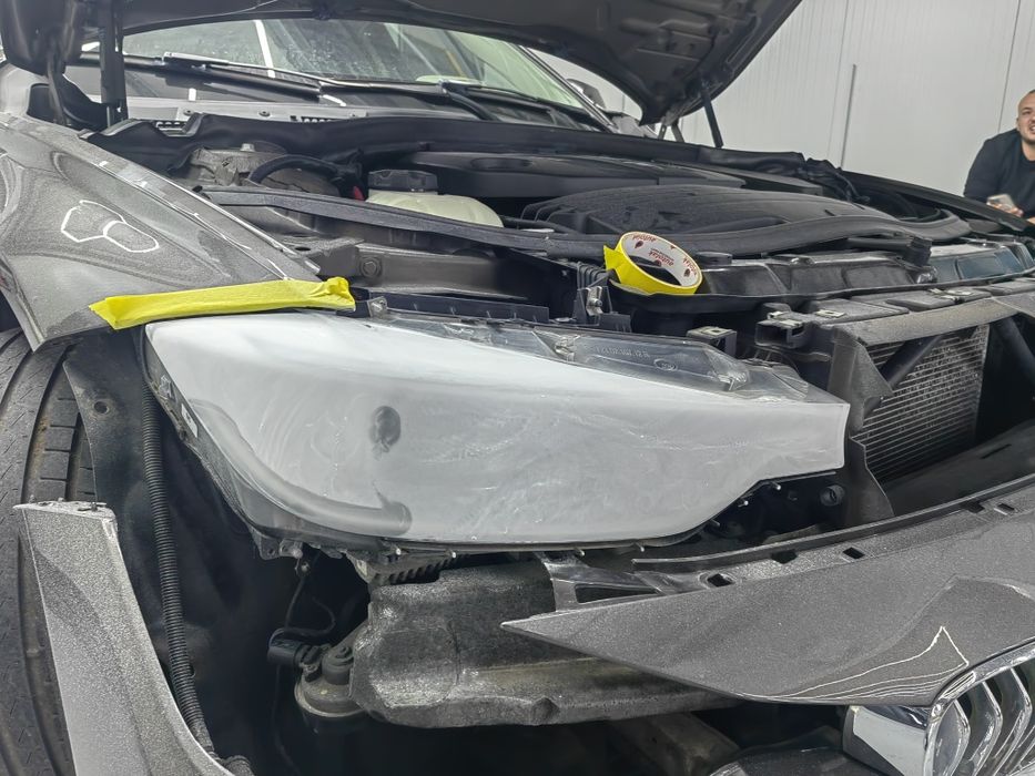 Polish faruri și folie de protecție