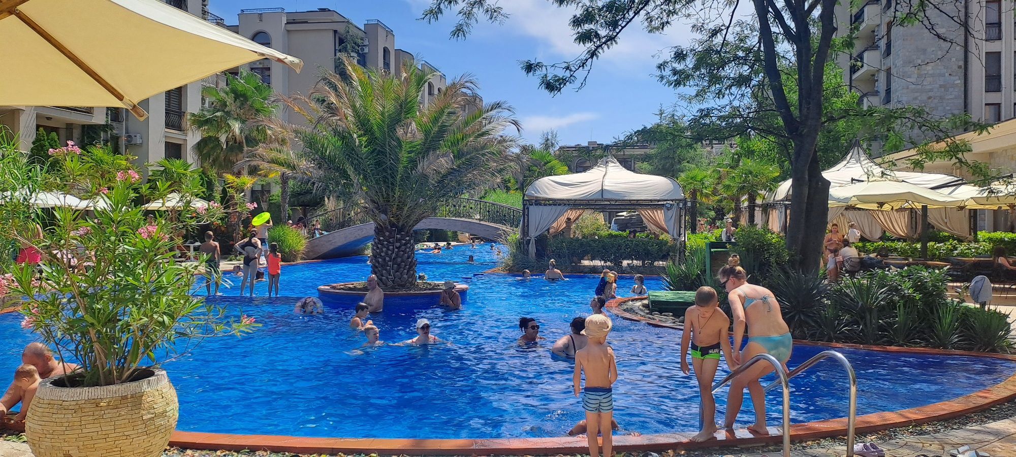 Апартаменти под наем в к-с Cascadas Family Resort. Слънчев Бряг.