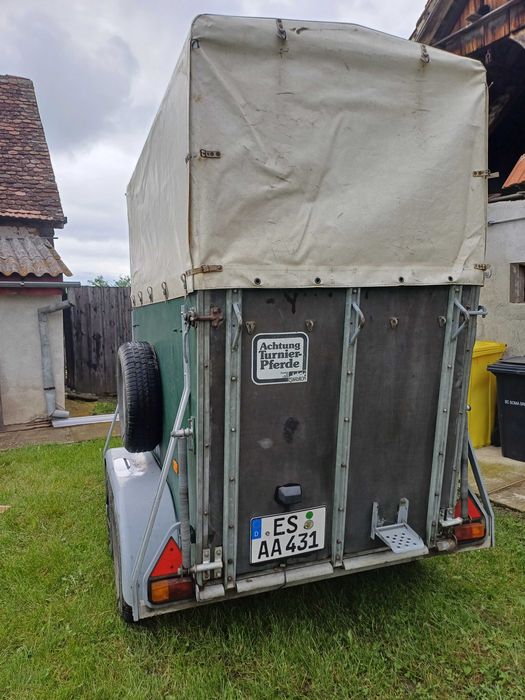 Vand remorca de animale