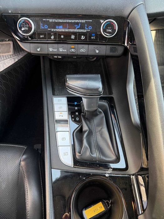 Hyundai Elantra Luxe 2021