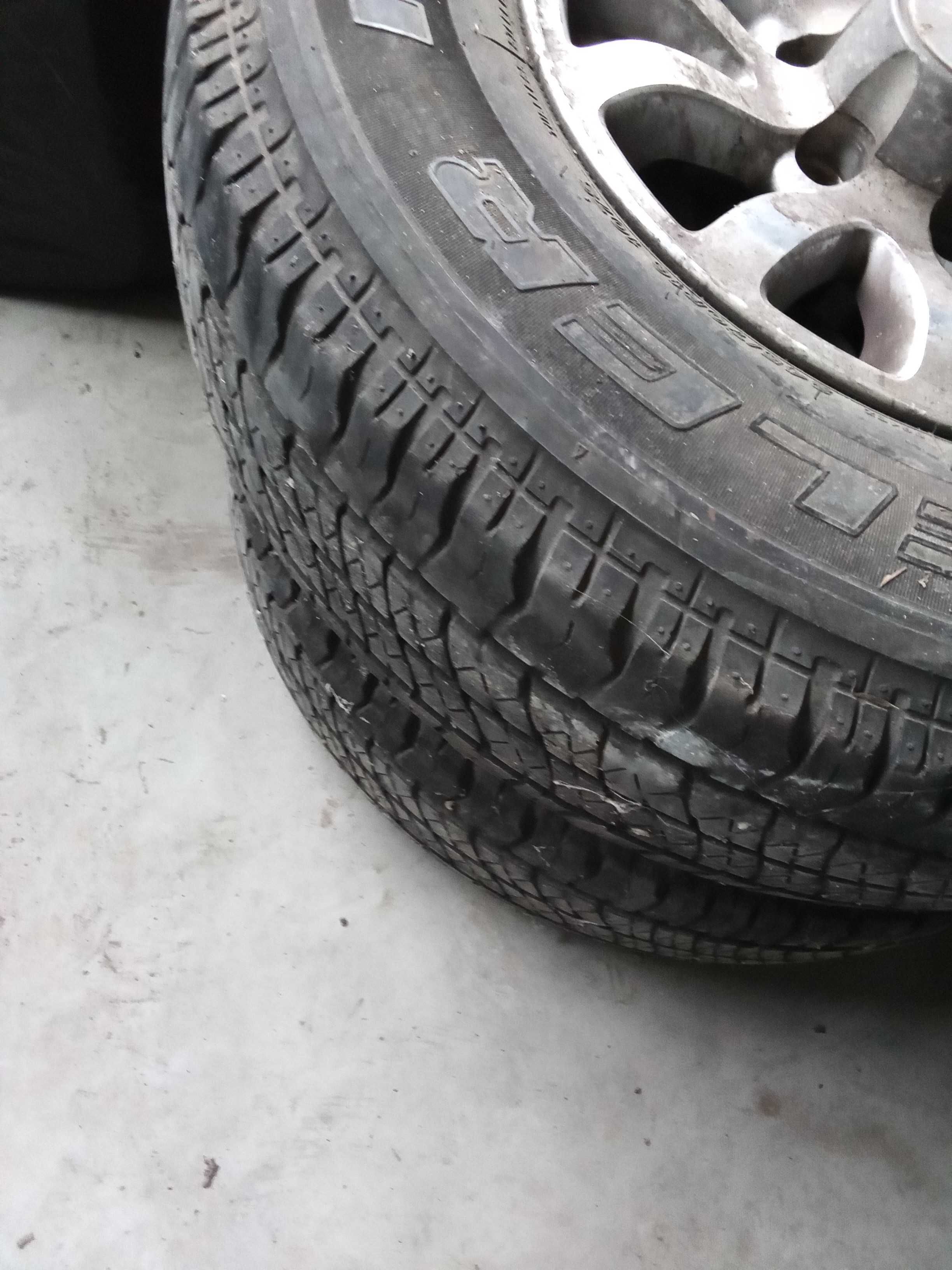 Джанти с гуми за джип ISUZU Bridgestone 245/70/16